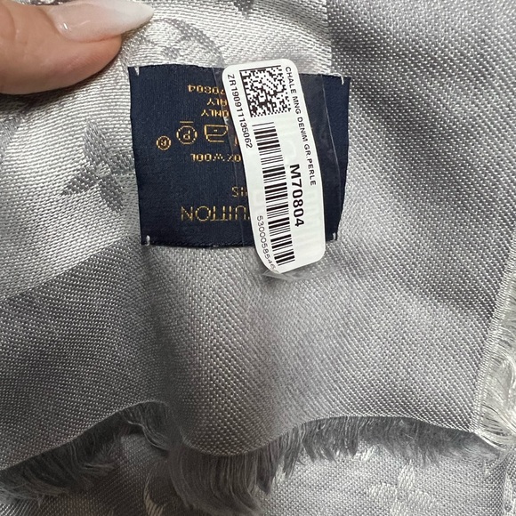 Louis Vuitton Monogram classic shawl - Picture 3 of 4